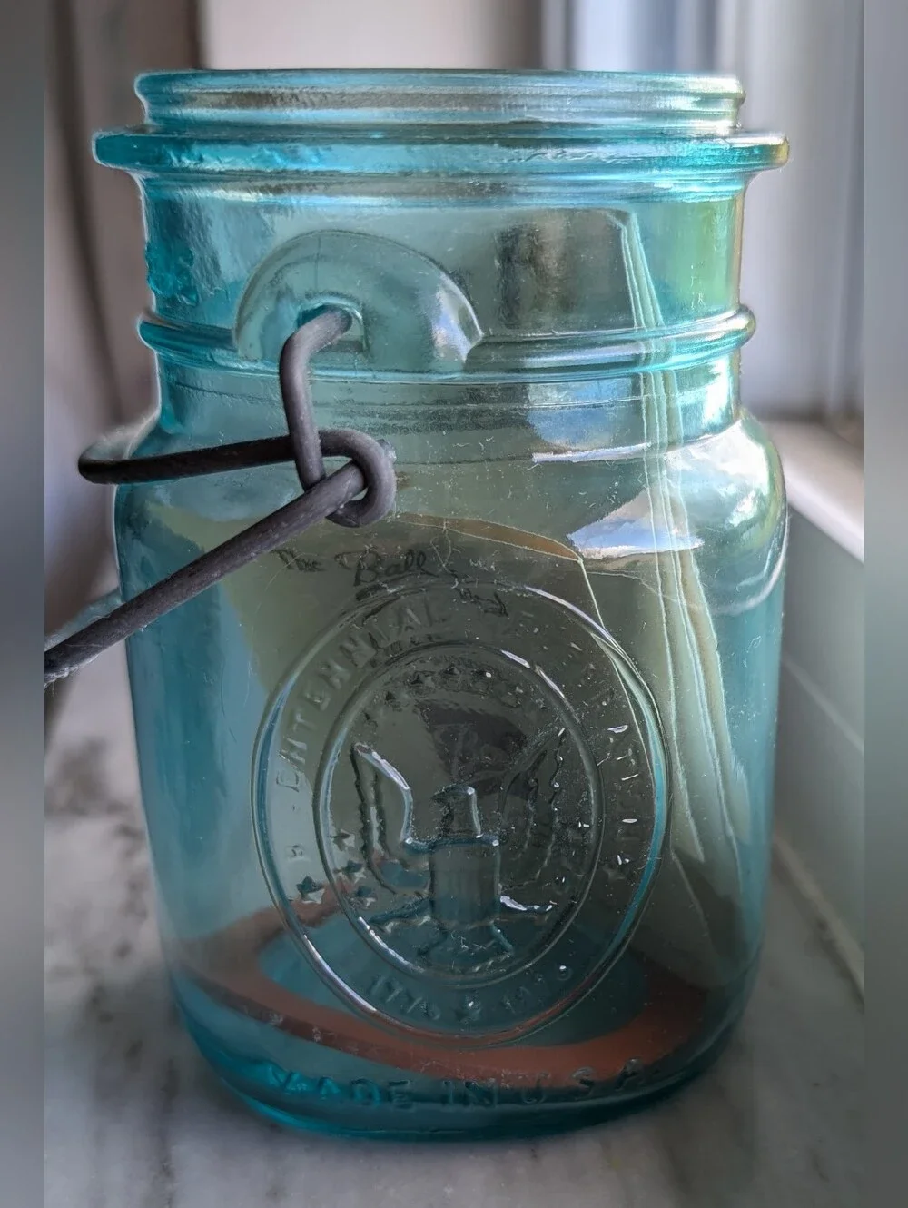 Set Of 4 Blue Ball Ideal Glass Mason Jars with Wire Bail Lids Farmhouse Decor